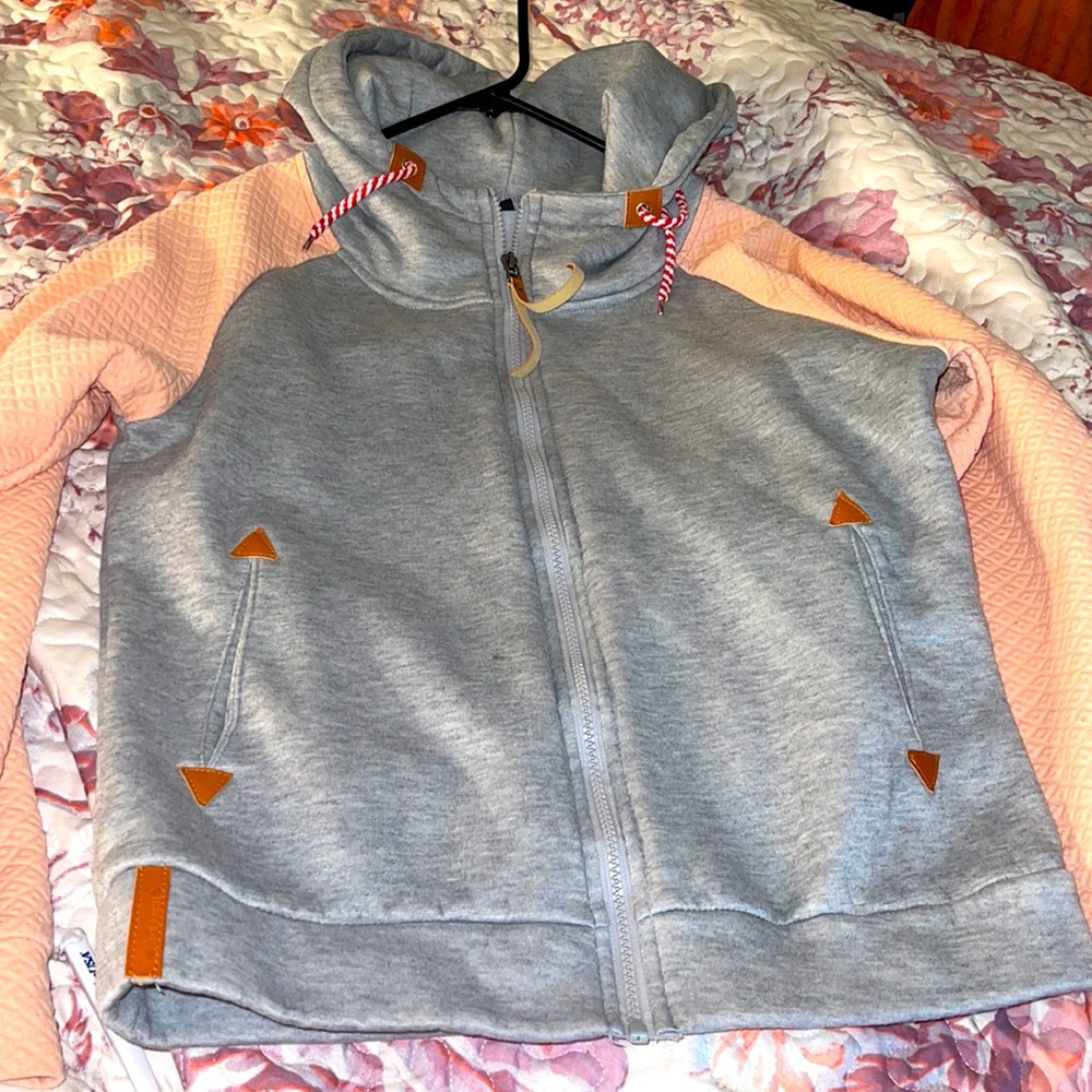 Medium zip up